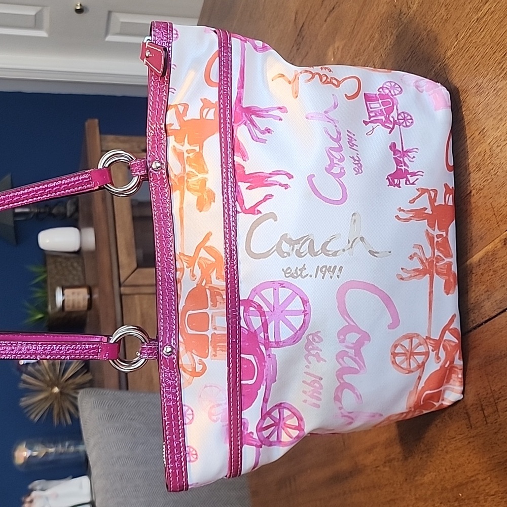 Coach Horse and Carriage Pink 1941 Shoulder Bag - Picture 3 of 16